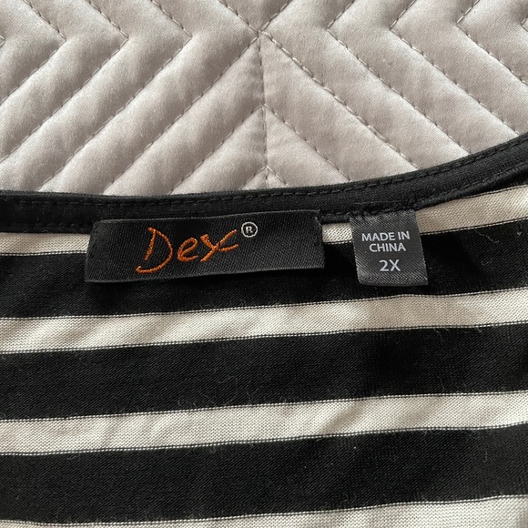 Plus size striped top. Black and white. Size 2X - Picture 4 of 5